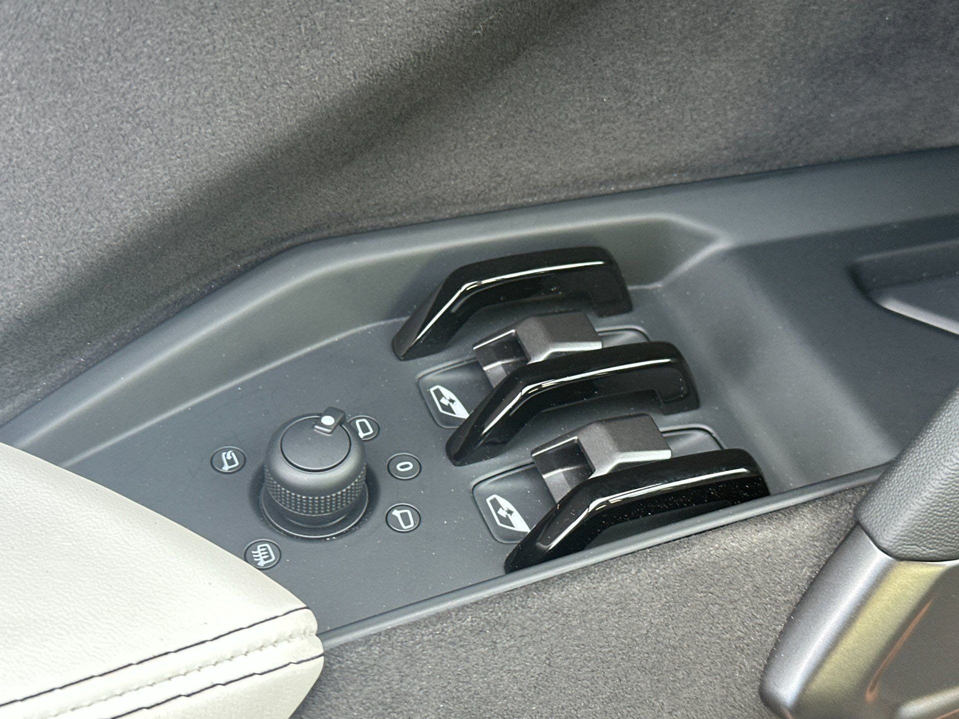 Used 2026 Lamborghini Revuelto AWD/4WD image 16