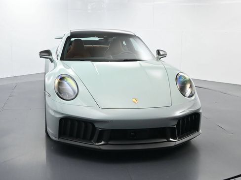 Certified 2025 Porsche 911 Carrera GTS RWD image 18