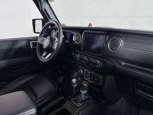 Used 2023 Jeep Wrangler Unlimited Sahara w/ Cold Weather Group AWD/4WD image 29