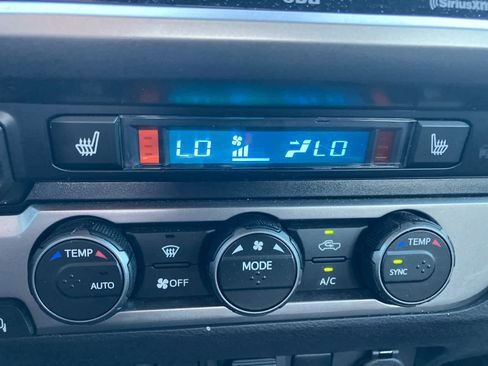 Certified 2020 Toyota Tacoma Limited image 30