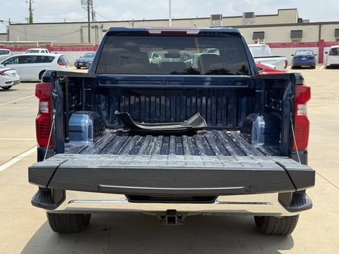 Used 2022 Chevrolet Silverado 1500 LT RWD image 32