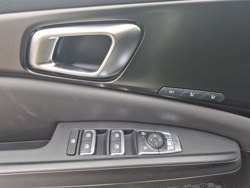 New 2026 Kia Carnival SX FWD image 7
