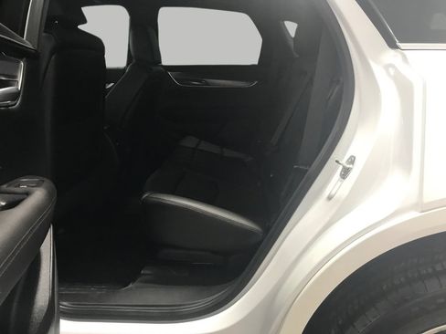 Certified 2025 Cadillac XT5 Luxury w/ LPO, Floor Liner Package image 19