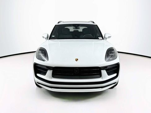 Certified 2026 Porsche Macan AWD/4WD image 6