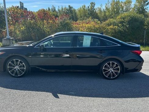 Used 2020 Toyota Avalon Touring image 6
