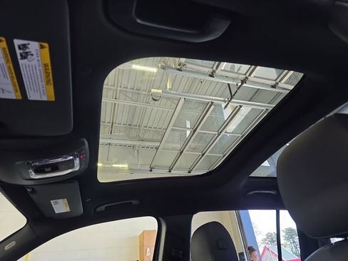 Certified 2026 Mercedes-Benz GLB 250 image 33