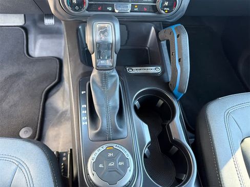 Used 2024 Ford Bronco Black Diamond image 24