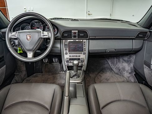 Used 2007 Porsche 911 Carrera RWD image 6