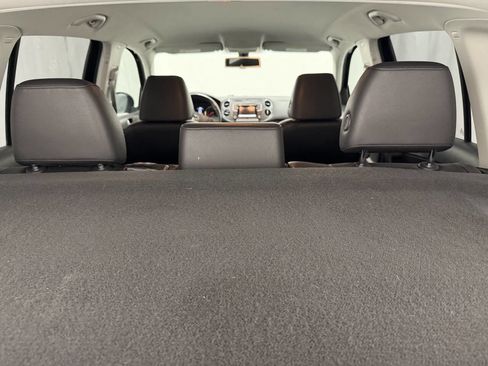 Used 2016 Volkswagen Tiguan S image 25