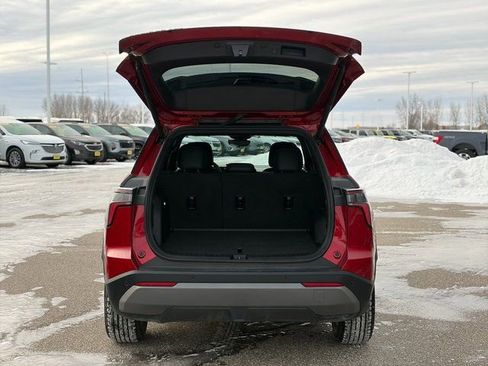 Used 2025 Chevrolet Equinox LT w/ Convenience Package II image 12