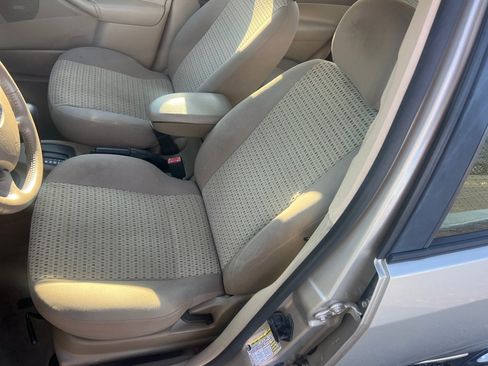 Used 2006 Ford Focus ZX4 Sedan FWD image 11