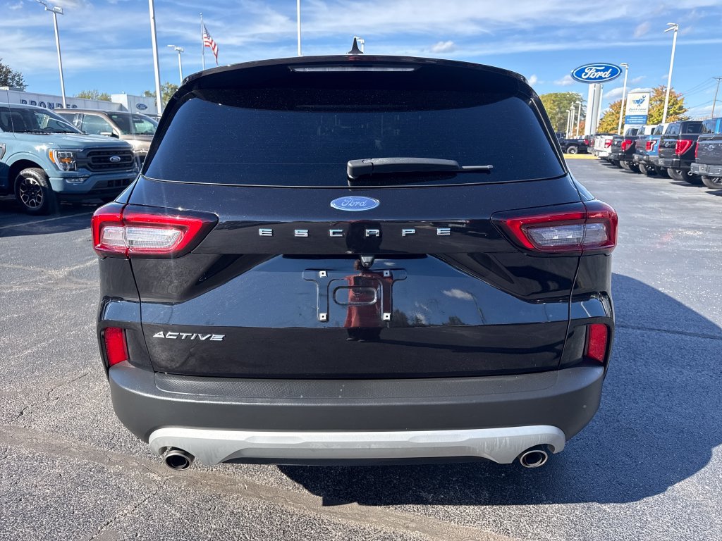 Used 2023 Ford Escape Active w/ Cold Weather Package FWD image 8