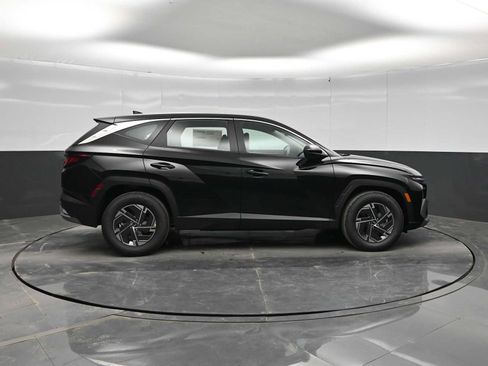 New 2026 Hyundai Tucson Blue SE FWD image 9