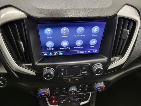 Used 2022 GMC Terrain SLT image 7