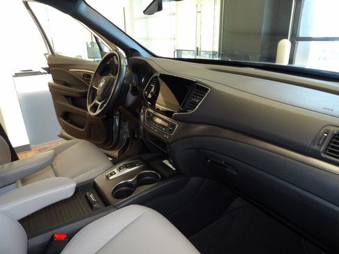 Used 2023 Honda Passport EX-L image 13