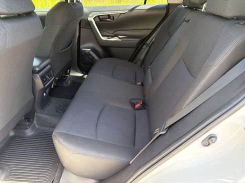 Used 2025 Toyota RAV4 LE AWD/4WD image 20
