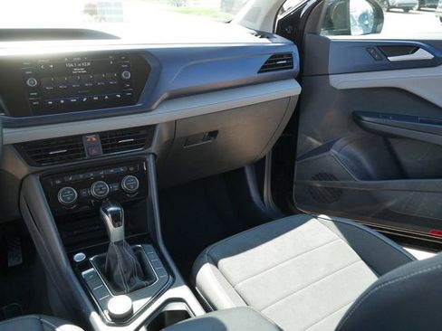 Used 2024 Volkswagen Taos SE AWD/4WD image 23