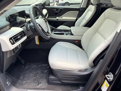 New 2026 Lincoln Aviator 2WD w/ Jet Appearance Package image 9