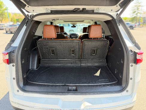 Used 2020 Chevrolet Traverse High Country w/ LPO, Floor Liner Package AWD/4WD image 25