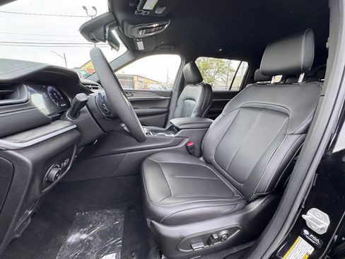New 2026 Jeep Grand Cherokee L Limited AWD/4WD image 13