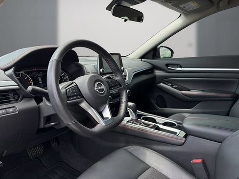 Used 2024 Nissan Altima 2.5 SR FWD image 12
