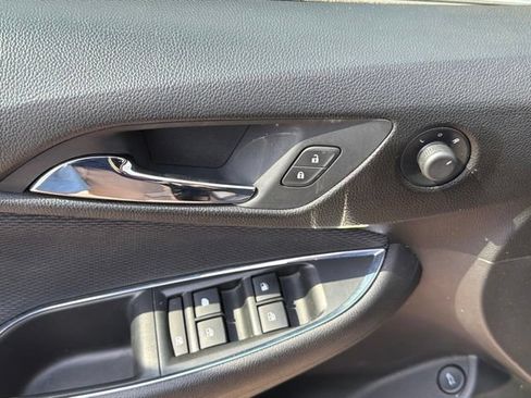 Used 2017 Chevrolet Cruze LT w/ Sun And Sound Package FWD image 22