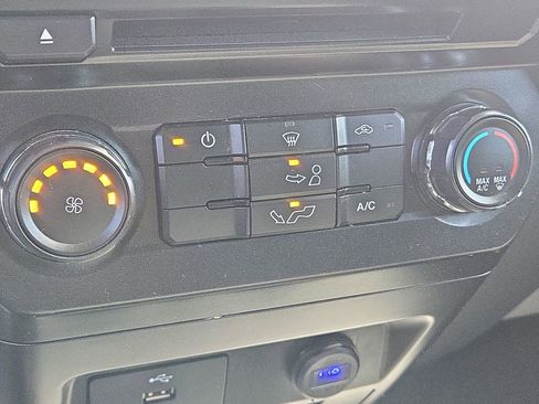 Used 2016 Ford F150 XLT AWD/4WD image 32