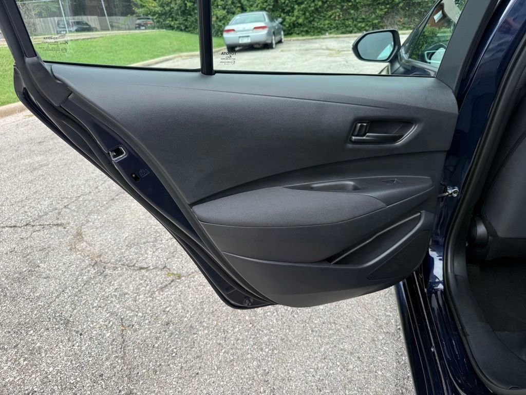 Used 2025 Toyota Corolla LE FWD image 31