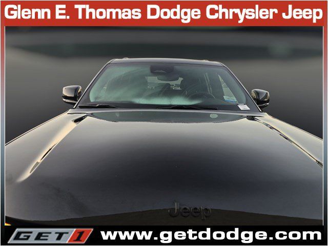 Used 2023 Jeep Grand Cherokee Altitude AWD/4WD image 5