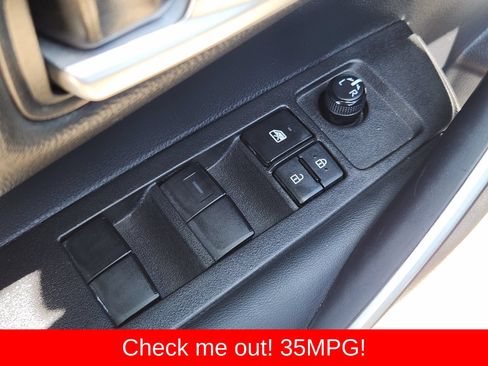 Used 2023 Toyota Corolla SE FWD image 29