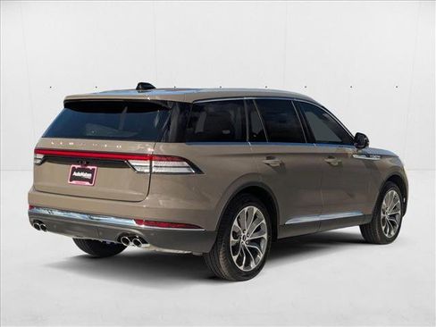 New 2025 Lincoln Aviator AWD w/ Equipment Group 101A image 2