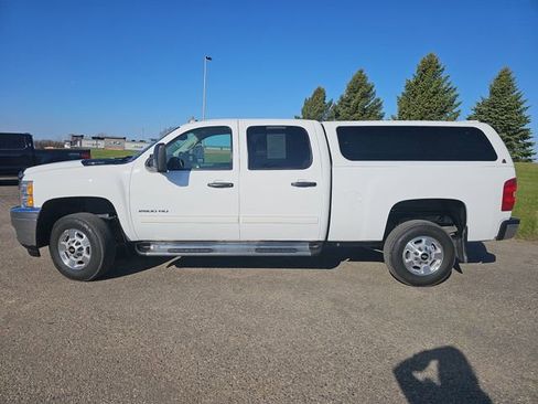 Used 2011 Chevrolet Silverado 2500 LT w/ Interior Plus Package RWD image 2