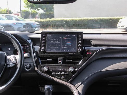 Used 2022 Toyota Camry XSE FWD image 17