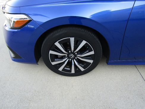 Used 2022 Honda Civic EX image 9