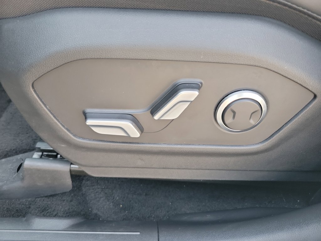 Used 2026 Hyundai Santa Fe SEL AWD/4WD image 19