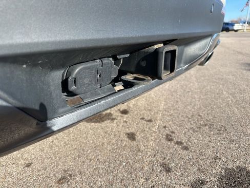 Used 2022 Ford Explorer XLT w/ Equipment Group 202A image 11