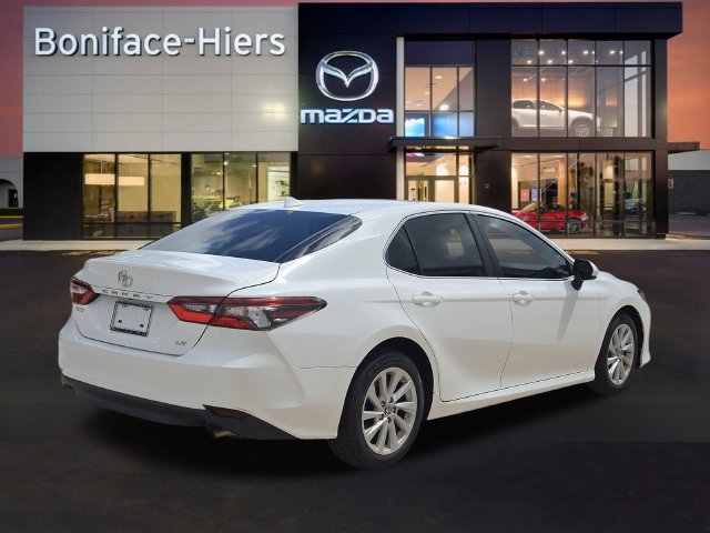 Used 2021 Toyota Camry LE FWD image 4