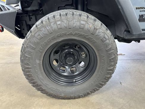 Used 2014 Jeep Wrangler Unlimited Rubicon w/ Connectivity Group AWD/4WD image 6