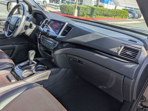 Used 2017 Honda Ridgeline Black Edition image 20