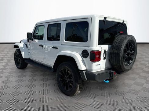 Certified 2023 Jeep Wrangler Unlimited Sahara w/ Cold Weather Group AWD/4WD image 8