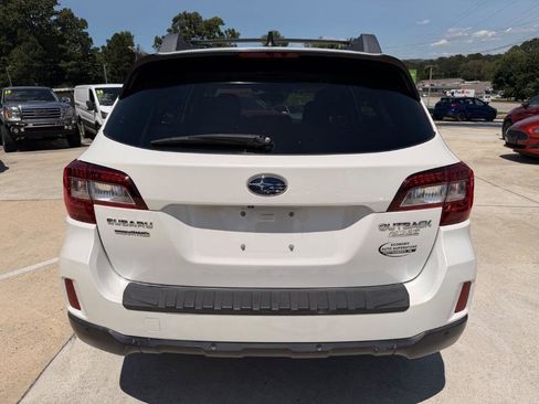 Used 2017 Subaru Outback 2.5i Limited AWD/4WD image 18
