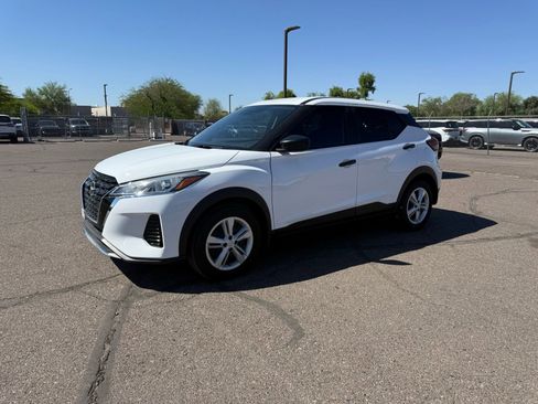 Used 2025 Nissan Kicks Play S image 1
