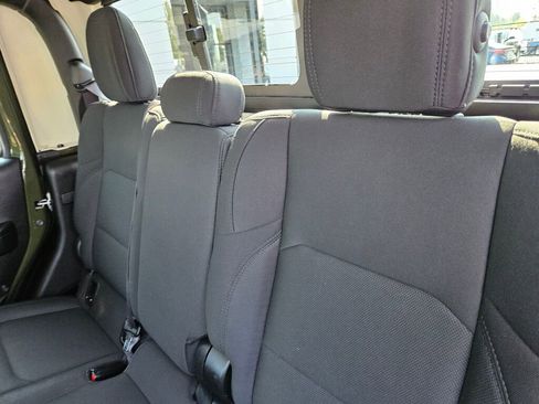 Used 2021 Jeep Gladiator Sport image 16