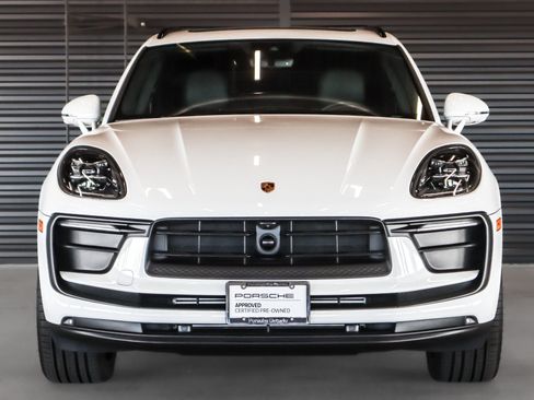 Certified 2026 Porsche Macan AWD/4WD image 8