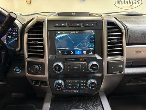 Used 2019 Ford F250 Platinum w/ Platinum Ultimate Package AWD/4WD image 20