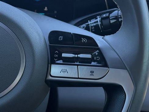 Used 2021 Hyundai Elantra SEL w/ Convenience + Premium Package image 10