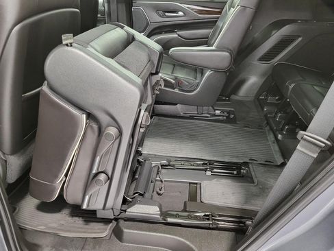 Used 2021 Cadillac Escalade Premium Luxury AWD/4WD image 56