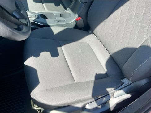 Used 2025 Toyota Corolla LE FWD image 18