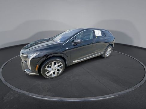 Certified 2025 Cadillac Optiq Luxury 1 AWD/4WD image 4