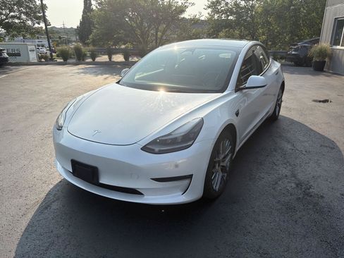 Used 2022 Tesla Model 3 Long Range AWD/4WD image 4